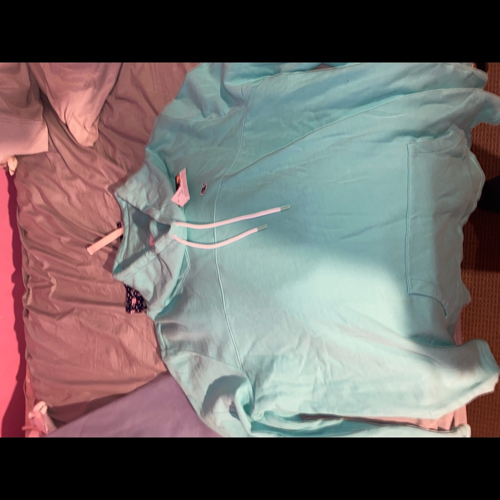 Vineyard vines high neck sweatshirt